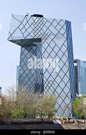 PEKING BIS 12. APRIL 2012. CCTV-Zentrale in Peking. Das Gebäude ist ein 234 m, 44-stöckigen Hochhaus von der niederländischen OMA, Innenstadt von Peking entworfen. Stockfoto