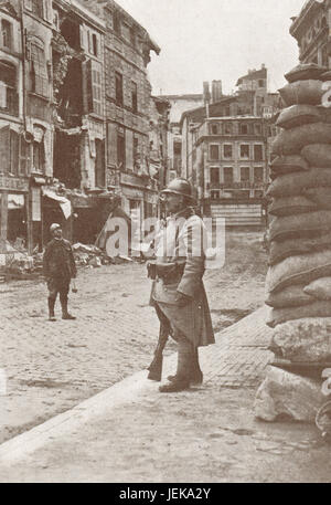 Eine Ecke von Verdun während deutsche Bombardierung, WW 1, 1916 Stockfoto