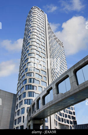 SHANGHAI-AUG. 26. Markanter Wolkenkratzer. China verfügt über eine florierende Wolkenkratzerindustrie: 34 % der 100 höchsten der Welt befinden sich derzeit in China. Stockfoto