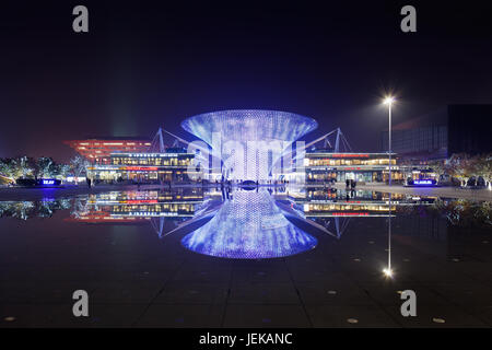 World Expo Shopping Boulevard in der Nacht. Das Shanghai World Expo im Jahr 2010 war die größte und auch teuerste Expo seit 1992. Stockfoto