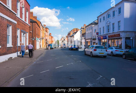 Älteres paar entlang St. Owen Straße Hereford UK Stockfoto