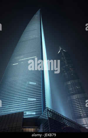 Shanghai World Financial Center (Swfc) und Jin Mao Tower (Hintergrund). SWFC bei Lujiazui, Pudong District, ist einer der weltweit talles Gebäude. Stockfoto