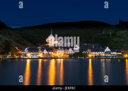 Blick auf Beilstein an der Mosel-Panorama. Stockfoto