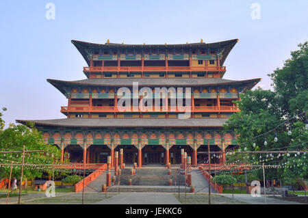 Koreyan buddhistisches Kloster in Lumbini - Geburtsort von Buddha Stockfoto