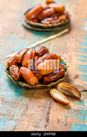 Rohe organische Medjool Dates mit Gruben Ready to Eat Stockfoto