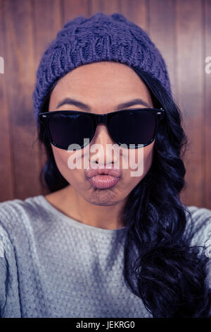 Asiatische Frau schmollend Stockfoto