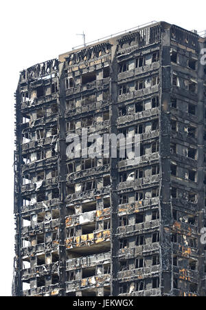 Nahaufnahme der ausgebrannte Hülle des Grenfell House, London, UK. Die 23 Etagen Wohnblock, Juni 2017 brannte. Mindestens 79 Tote. Stockfoto