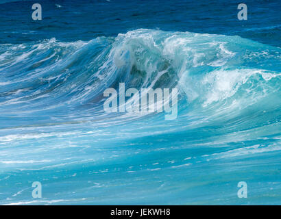 Gefrorene Bewegung der Wellen des Ozeans aus Hawaii Stockfoto