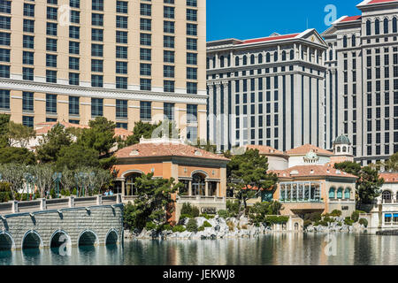 Geschäfte und Wasserbrunnen im Bellagio Hotel and Casino Stockfoto