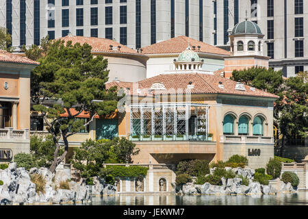 Geschäfte und Wasserbrunnen im Bellagio Hotel and Casino Stockfoto