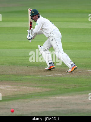 Die Nottinghamshire Brendan Taylor Fledermäuse während der Specsavers County Championship Division Two passen an der Nottingham Trent Bridge. Stockfoto