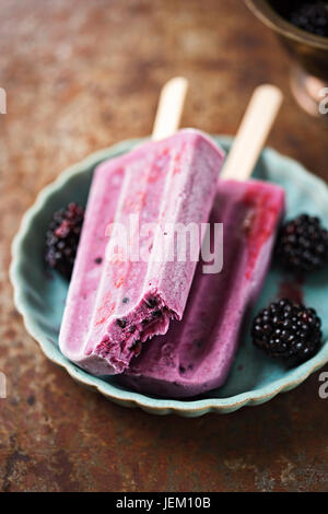 BlackBerry Eis Eis am Stiel Stockfoto