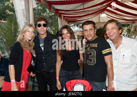 Paris, Frankreich. 23. Juni 2017. Jean Luc Lahaye, seine Tochter Margaux Lahaye und Albert Kassabi (Bébert aus Forbans) besuchen 2017 Fête des Tuileries, Stockfoto