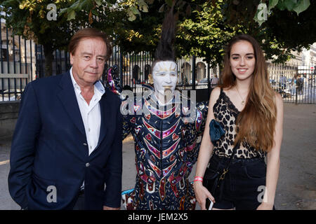 Paris, Frankreich. 23. Juni 2017. Daniel Lauclair und seine Tochter Alexandra besuchen Sie 2017 Fête des Tuileries, am 23. Juni 2017 in Paris, Frankreich. Bildnachweis: Stockfoto