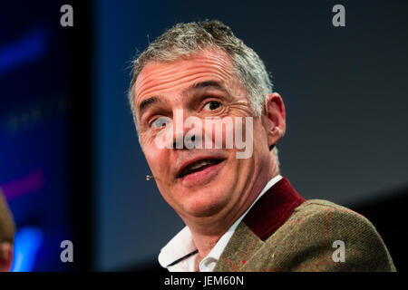 Peter Jukes, englischer Schriftsteller, Drehbuchautor, Dramatiker, literarischer Kritiker und Blogger., an der 2017 Hay Festival der Literatur und der Kunst, Hay on Wye, Wales UK Stockfoto