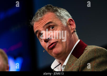 Peter Jukes, englischer Schriftsteller, Drehbuchautor, Dramatiker, literarischer Kritiker und Blogger., an der 2017 Hay Festival der Literatur und der Kunst, Hay on Wye, Wales UK Stockfoto