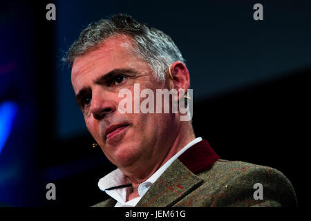 Peter Jukes, englischer Schriftsteller, Drehbuchautor, Dramatiker, literarischer Kritiker und Blogger., an der 2017 Hay Festival der Literatur und der Kunst, Hay on Wye, Wales UK Stockfoto