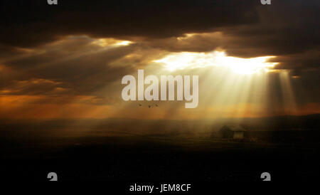 Sonnenuntergang über schöne Landschaft Stockfoto