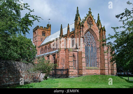 Carlisle Cathedral (die Kathedrale der heiligen und ungeteilten Dreifaltigkeit), Carlisle, Cumbria, England, Vereinigtes Königreich Stockfoto