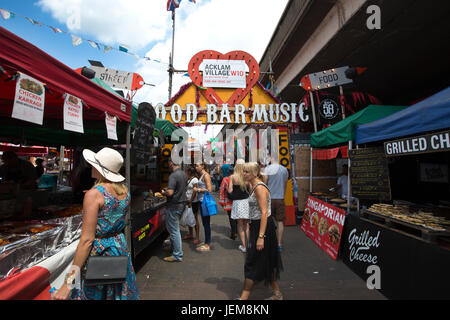 Acklam Dorf, im Herzen der Portobello Road, Notting Hill, West London, England, Vereinigtes Königreich Stockfoto