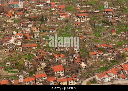 Shanty Häuser aufgrund der ungeplanten Verstädterung und erfolglosen urbane Transformation Bereich der Hauptstadt der Türkei, Ankara.