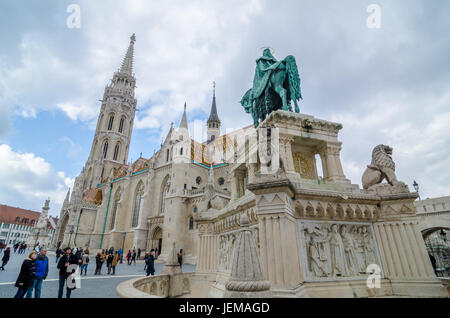 Budapest, Ungarn - 20. Februar 2016: St. Matthias-Kirche in Budapest. Eines der wichtigsten Tempel in Ungarn. Stockfoto