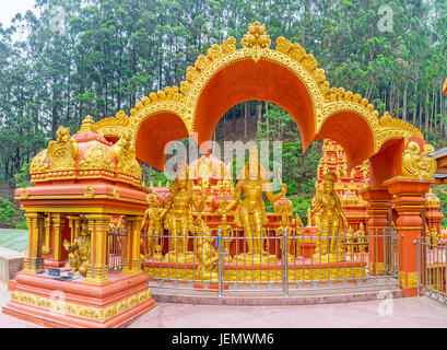 Der Schrein mit Lakshmi neben Seetha Amman Hindu-Tempel, Nuwara Eliya, Sri Lanka, Rama und Sita. Stockfoto