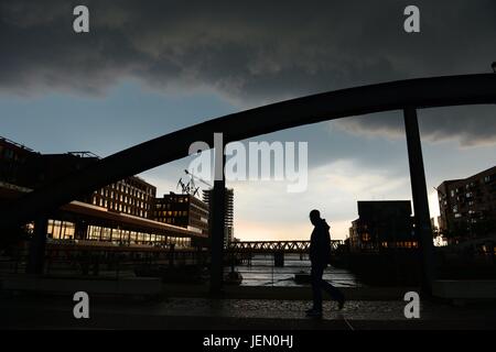 Hamburg, Deutschland. 22. Juni 2017. Ctyview von Hamburgf an den Hafen, Deutschland, Hamburg, 22. Juni 2017. Foto: Frank Mai | weltweite Nutzung/Dpa/Alamy Live-Nachrichten Stockfoto