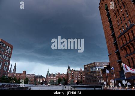 Hamburg, Deutschland. 22. Juni 2017. Ctyview von Hamburgf an den Hafen, Deutschland, Hamburg, 22. Juni 2017. Foto: Frank Mai | weltweite Nutzung/Dpa/Alamy Live-Nachrichten Stockfoto