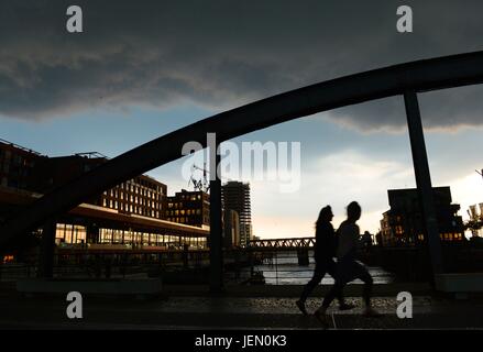 Hamburg, Deutschland. 22. Juni 2017. Ctyview von Hamburgf an den Hafen, Deutschland, Hamburg, 22. Juni 2017. Foto: Frank Mai | weltweite Nutzung/Dpa/Alamy Live-Nachrichten Stockfoto