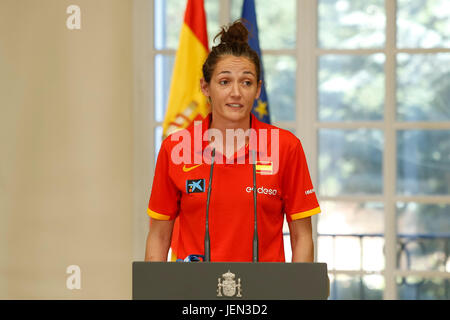 Madrid, Spanien. 26. Juni 2017. Spanische Frauen «s Basketball Kapitän Laia Palau Moncloa Palace nach ihrem Sieg beim European Competition in Madrid, am Montag, 26. Juni 2017. Bildnachweis: Gtres Información Más lokalen auf line,S.L./Alamy Live News Stockfoto