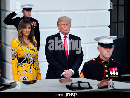 Washington, USA. 26. Juni 2017. US-Präsident Donald J. Trump und First Lady Melania Trump Abschied von Premierminister Narendra Modi von Indien nach dem weißen Haus in Washington, DC auf Montag, 26. Juni 2017. Bildnachweis: MediaPunch Inc/Alamy Live-Nachrichten Stockfoto