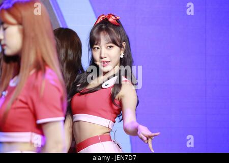 Seoul, Korea. 26. Juni 2017. Apink fördert für ihre 6. Mini-Album "Pink UP" in Seoul, Korea am 26. Juni 2017. (China und Korea Rechte heraus) Bildnachweis: TopPhoto/Alamy Live-Nachrichten Stockfoto