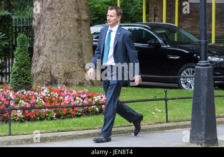 London, UK. 27. Juni 2017. Gesundheitsminister Jeremy Hunt besucht der wöchentlichen Kabinettssitzung der UK in 10 Downing Street in London. Bildnachweis: Paul Davey/Alamy Live-Nachrichten Stockfoto