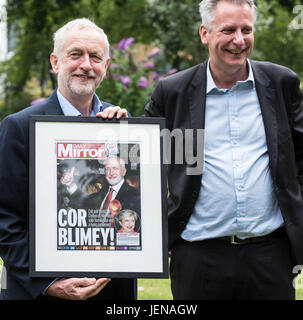 London, 27. Juni 2017, Jeremy corybn auf College Green westminster Unterstützung stolz von Großbritannien Quelle: Ian Davidson/alamy leben Nachrichten Stockfoto