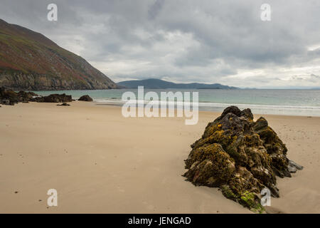 Blick vom Keem Strand an einem bewölkten Tag Stockfoto