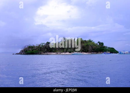 Blick in Richtung CYC (Coron Jugendclub) Strand in einer kleinen Insel in der Nähe der Insel Coron in die Calamian Inseln im nördlichen Palawan auf den Philippinen Stockfoto