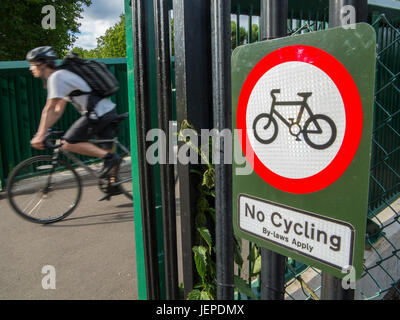 Ein einheimischer keine Radsport Satzungsänderung zu ignorieren Stockfoto