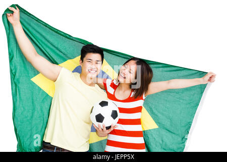 Paar mit Brasilien-Flagge Stockfoto