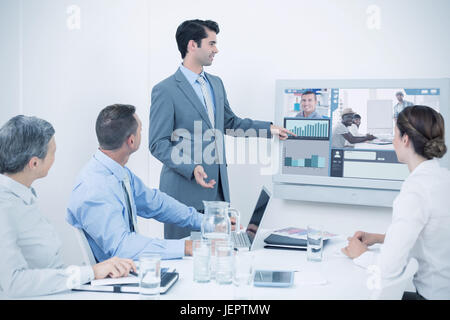 Das zusammengesetzte Bild im Bildschirm mit Diagrammen Stockfoto