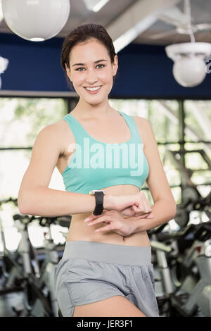 Frau mit smart-watch Stockfoto