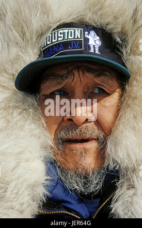 Inuit aus Nuiqsut im äußersten Norden Alaskas im arktischen Ozean gelegen, Alaska, Inuit aus Nuiqsut Im Äussersten Norden Alaskas am Arktischen O Stockfoto