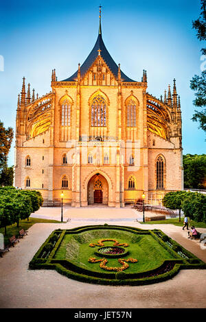 Abendbeleuchtung der Sankt-Barbara-Kirche in Kutna Hora Tschechische Republik Kathedrale von Kutna Hora Stockfoto