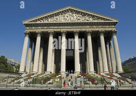 Frankreich, Paris, Kirche "la Madeleine", Touristen, kein Model-release Stockfoto