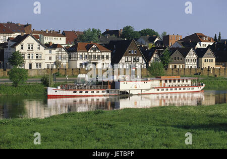 Deutschland, Nordrhein-Westfalen, Minden, Weser, Radian Steamboat, Fischersiedlung, Teutoburger Wald, Ort von Interesse, Blick auf die Stadt, hin-und Rückfahrt, Bootsfahrt, Ausflug Dampfer Urlaub Schiff, Schiff, boot-Ausflug, Fluss, Wasser, Fluss Reise, Tourismus, Bootssteg, Ausflug, Freizeit, Stockfoto