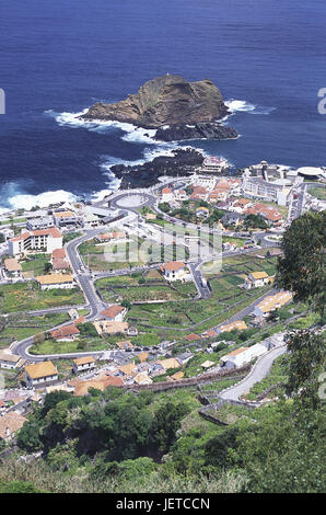 Portugal, Insel Madeira, Porto Moniz, lokale Übersicht, Atlantik, Küste, Galle Küste, Ort, Häuser, Wohnhäuser, Reiseziel, Tourismus, Stockfoto