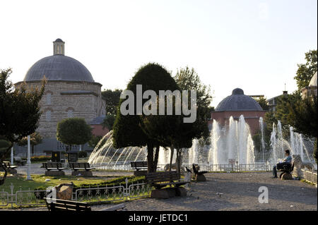 Türkei, Istanbul, Teil von Stadt von Sultanahmet, Hagia Sophia, Basilika, Parks und Brunnen, Stockfoto