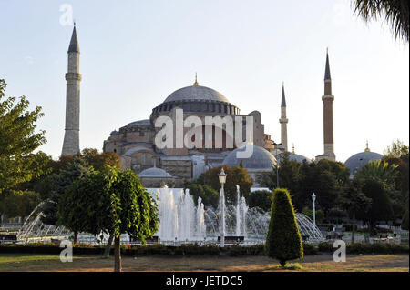 Türkei, Istanbul, Stadtteil Sultanahmet, Hagia Sophia, Basilika, Wasserspiele, Stockfoto