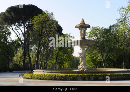 Spanien, Madrid, Parque del Buen Retiro, Brunnen, Stockfoto