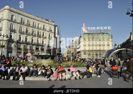 Spanien, Madrid, Old Town, Puerta del Sol, Person auf dem Platz, Stockfoto